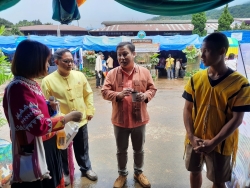 20240908134434(2).jpg - โรงเรียนบ้านแม่ต้อบใต้และคณะครูนักเรียน เข้าร่วมงานจัดแสดงผลงานนิทรรศการแสดงผลงานทางวิชาการโรงเรียนที่ตั้งในพื้นที่ลักษณะพิเศษ (โรงเรียนพื้นที่สูงในถิ่นทุรกันดารและพื้นที่เกาะ)  | https://maetobtai.ac.th