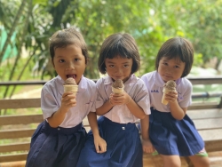 20240908135954.jpg - สุขสันต์วันคล้ายวันเกิด คุณครูนงลักษณ์ ศรีสวัสดิ์ ขออวยพรให้ท่านและครอบครัวมีสุขภาพแข็งแรง มีความสุข คิดสิ่งใดก็สมปรารถนา | https://maetobtai.ac.th