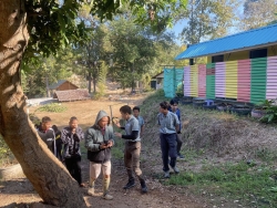 20250308102343.jpg - ขอขอบคุณ บริษัท Elephant Hills ที่ให้การสนับสนุนอุปกรณ์การเรียน เครื่องแบบนักเรียน ชุดเครื่องนอน ฯลฯ ให้กับนักเรียนโรงเรียนบ้านแม่ต้อบใต้และเยี่ยมชมห้องเรียน | https://maetobtai.ac.th