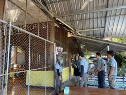 20250308102346.jpg - ขอขอบคุณ บริษัท Elephant Hills ที่ให้การสนับสนุนอุปกรณ์การเรียน เครื่องแบบนักเรียน ชุดเครื่องนอน ฯลฯ ให้กับนักเรียนโรงเรียนบ้านแม่ต้อบใต้และเยี่ยมชมห้องเรียน | https://maetobtai.ac.th