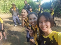 20250308134529.jpg - กิจกรรมวันลอยกระทง ประจำปีการศึกษา 2567 โดยมีวัตถุประสงค์เพื่อเป็นการส่งเสริมให้นักเรียนได้เรียนรู้ ได้ตระหนักและเห็นคุณค่าของวัฒนธรรม ประเพณี  | https://maetobtai.ac.th