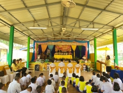 20240629053213(3).jpg - นายประหยัด นิลมล ผู้อำนวยการโรงเรียนบ้านแม่ต้อบใต้เป็นประธานในพิธีและกล่าวให้โอวาทแก่นักเรียนชั้นประถมศึกษาปีที่ 6 ที่สำเร็จการศึกษา ในกิจกรรมปัจฉิมนิเทศปีการศึกษา 2566 | https://maetobtai.ac.th