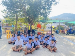20240629054154(1).jpg - โรงเรียนบ้านแม่ต้อบใต้ กราบขอบพระคุณ พระครูใบฎีกาสุมิตร ถิรวิริโย ทาอ้าย ที่เมตตาเลี้ยงขนม/ลูกชิ้น ให้กับนักเรียนโรงเรียนบ้านแม่ต้อบใต้ | https://maetobtai.ac.th